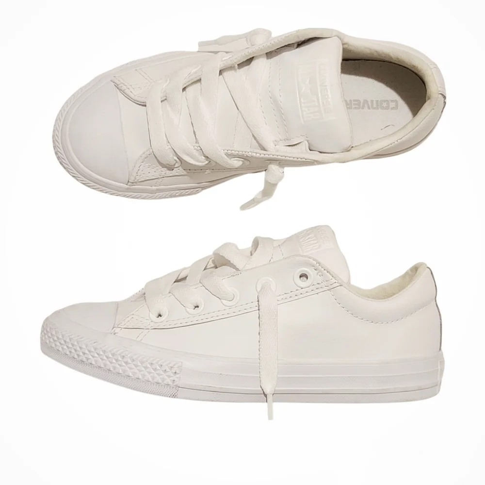 Converse |Chuck Taylor White Leather AllStar Slip-on Lace up Sneaker Size 2